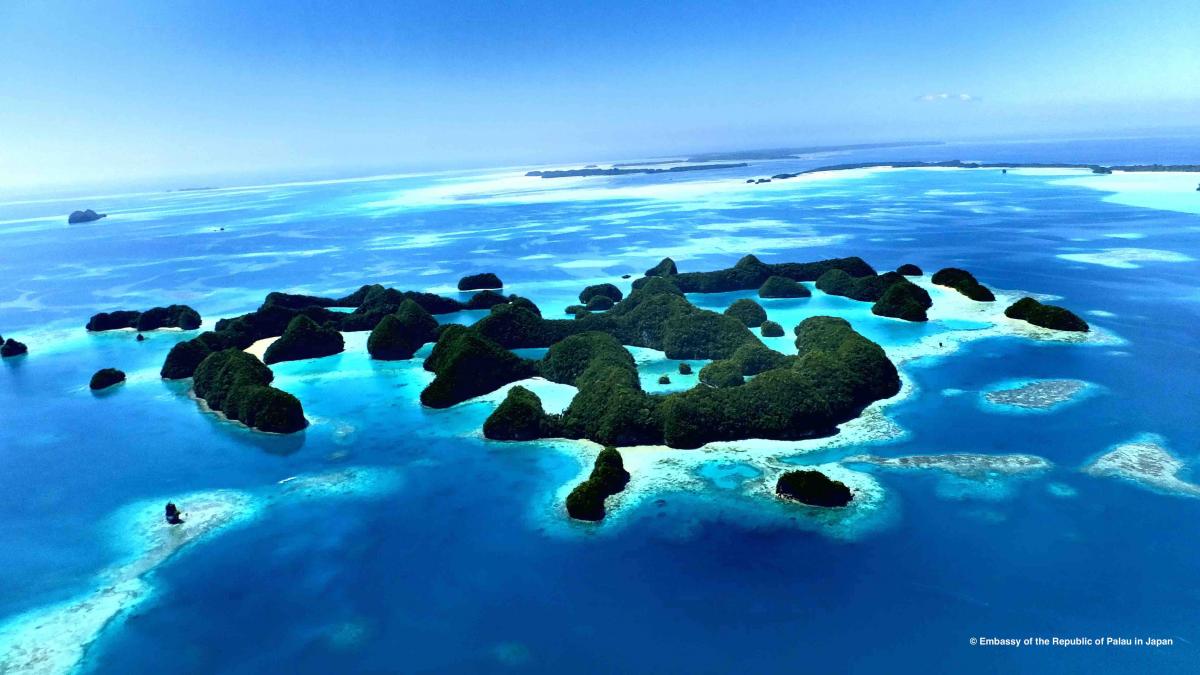 セブンティ アイランド / Rock Islands Southern Lagoon / Seventy Islands    